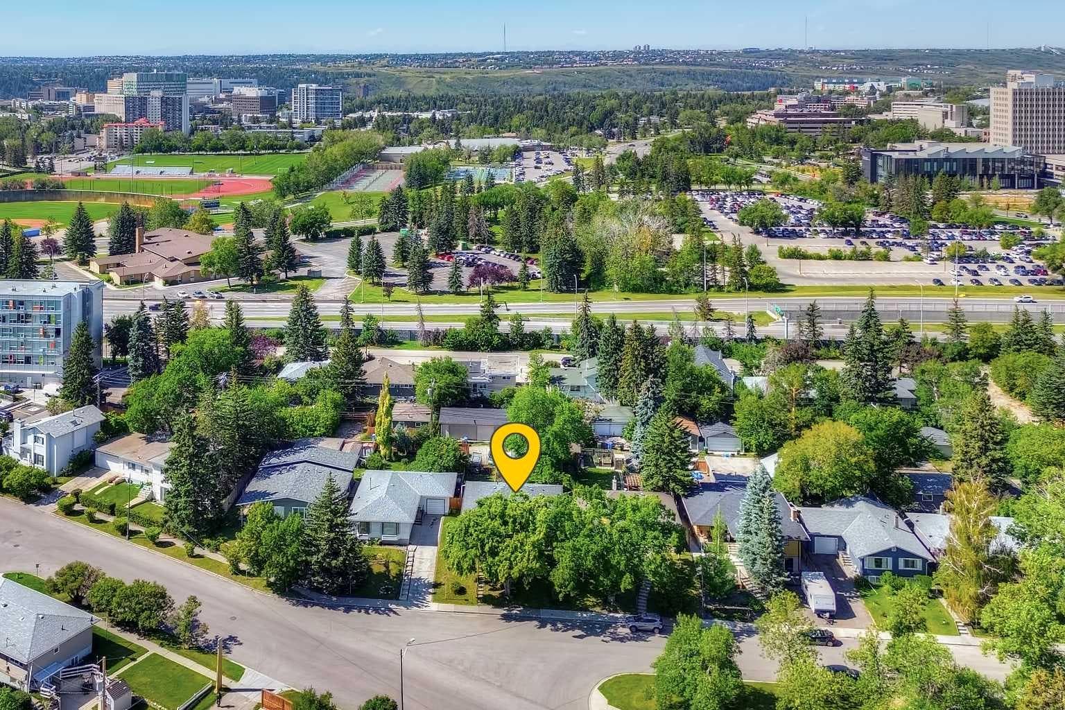 3 Creston Crescent NW