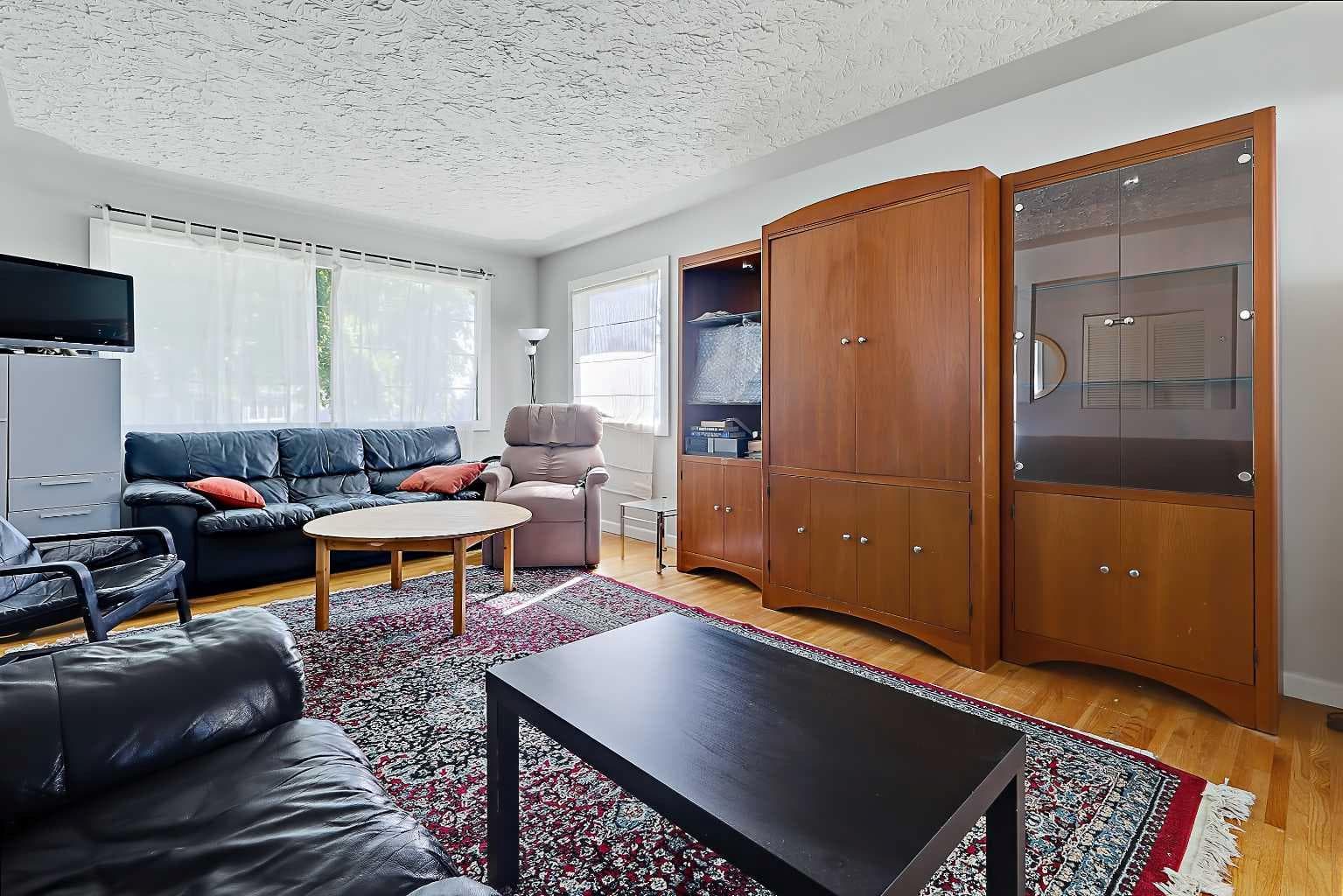 3 Creston Crescent NW