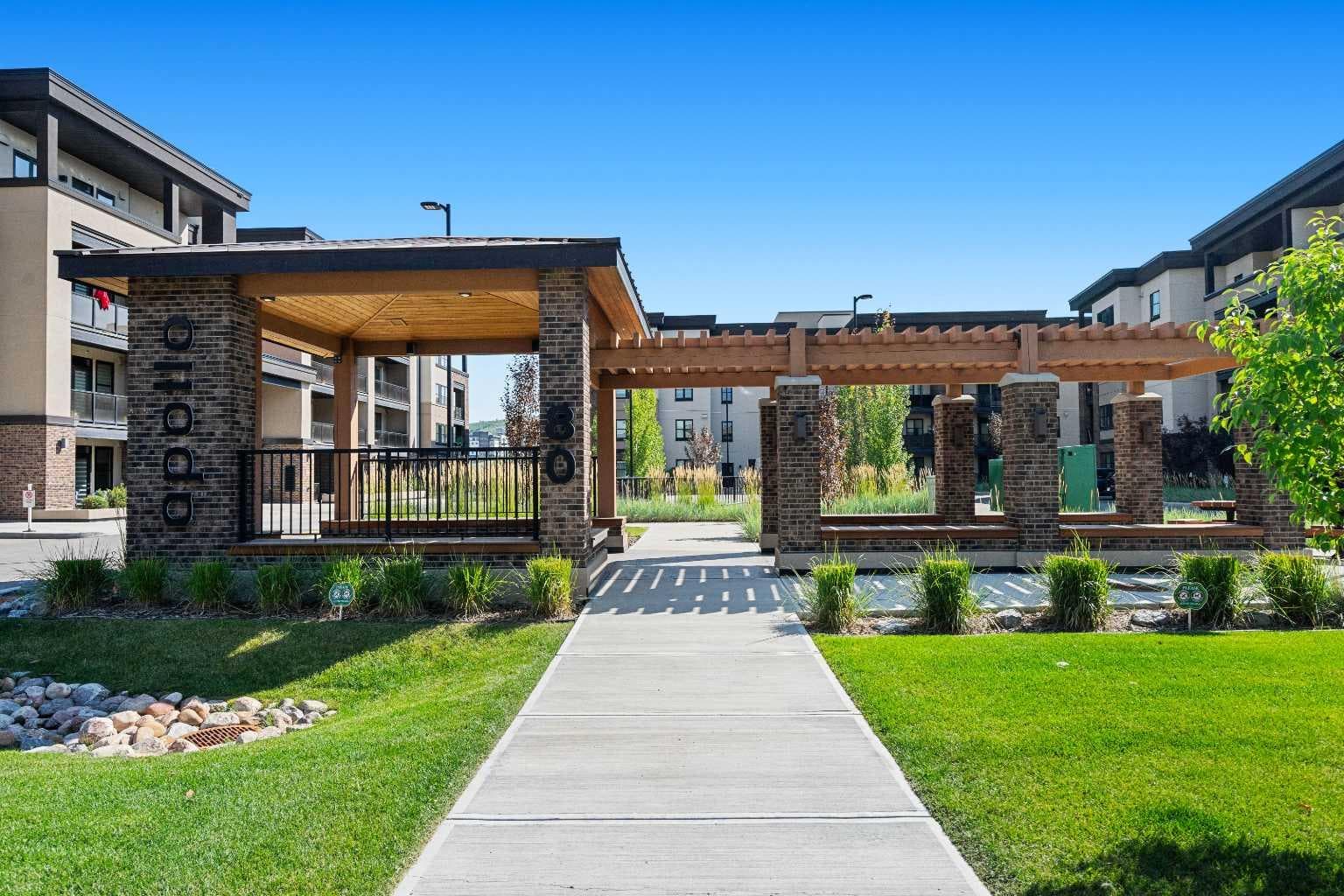 3308, 80 Greenbriar Place NW