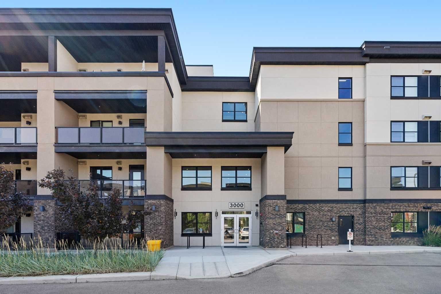 3308, 80 Greenbriar Place NW