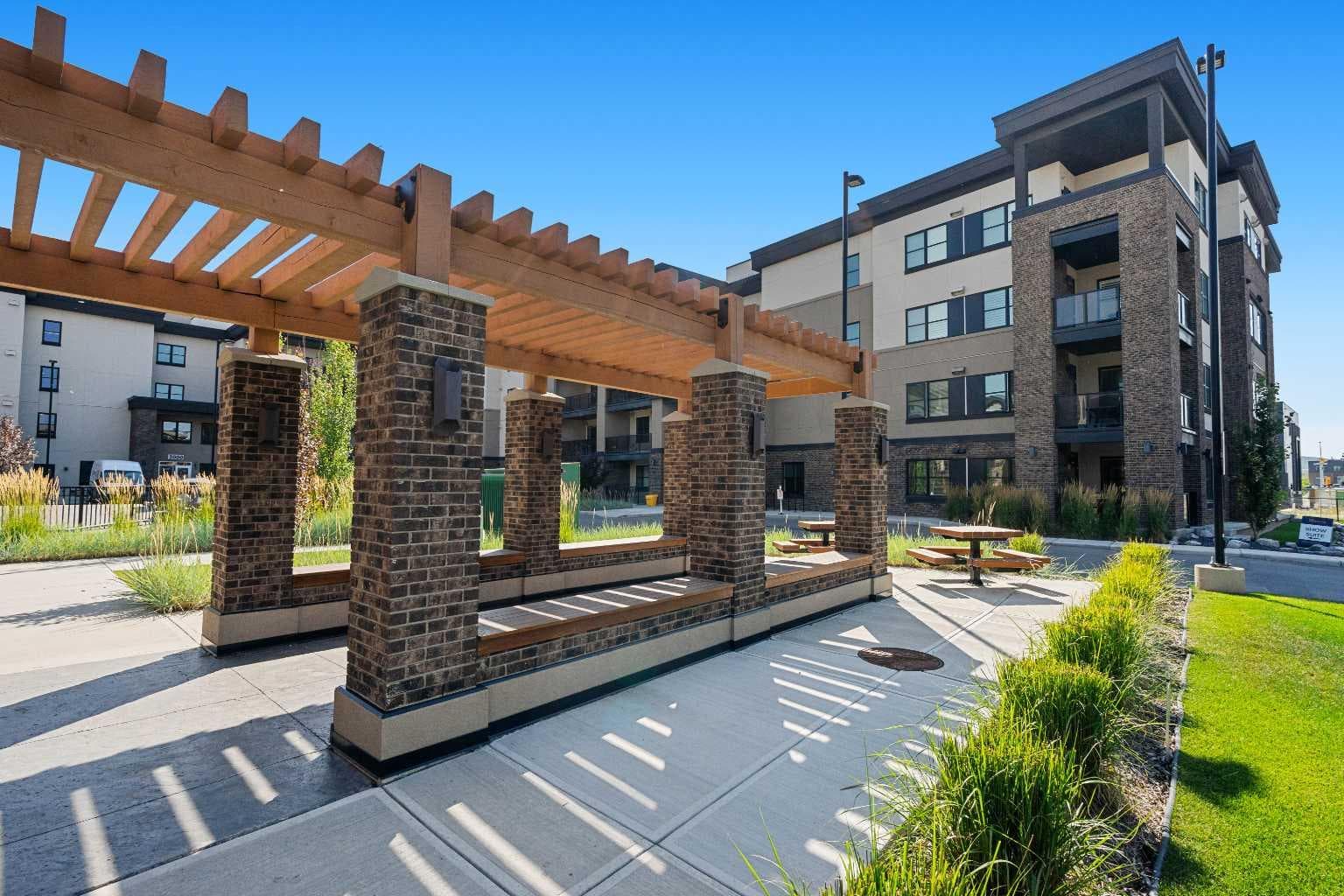 3308, 80 Greenbriar Place NW