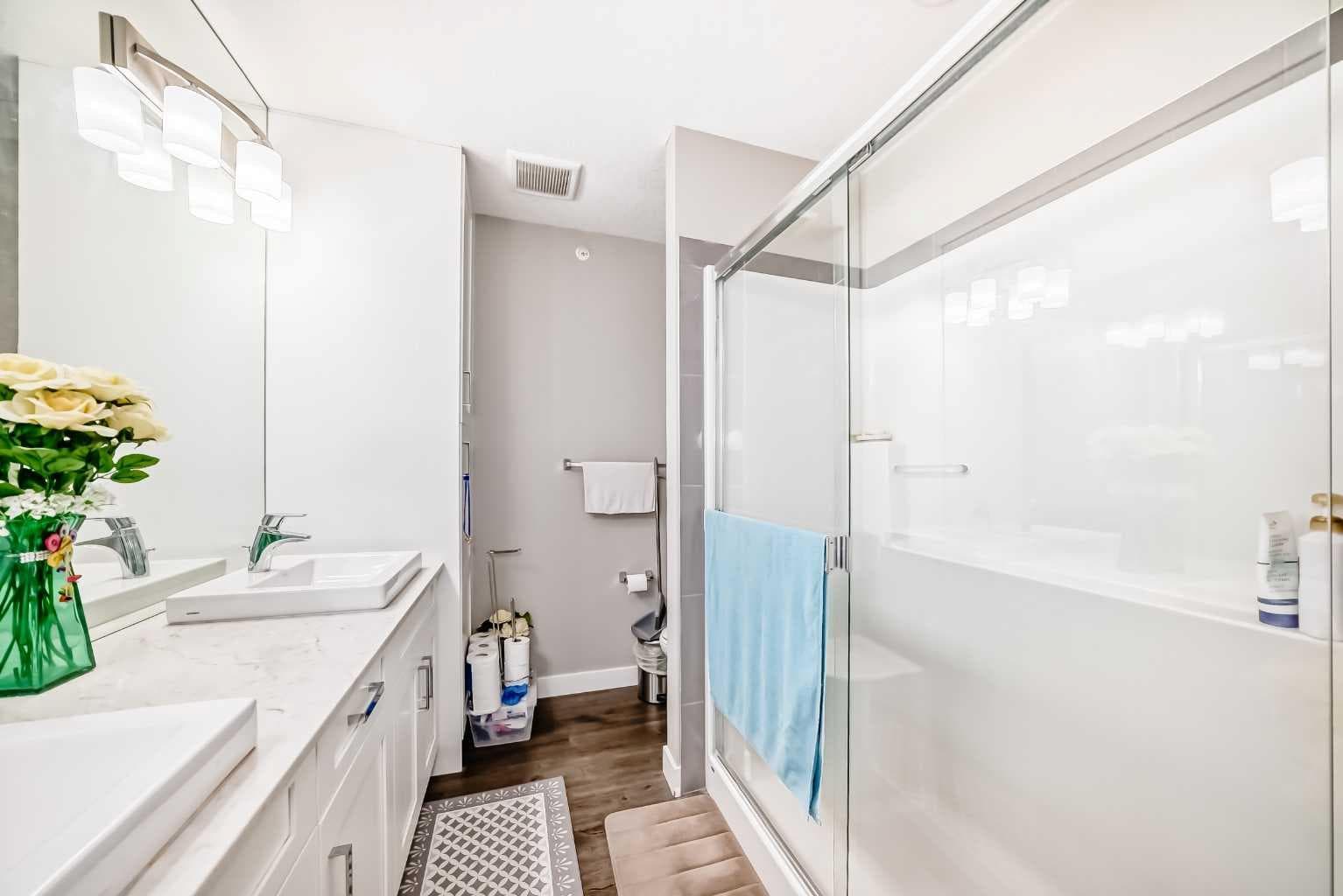 405, 10 Walgrove  SE