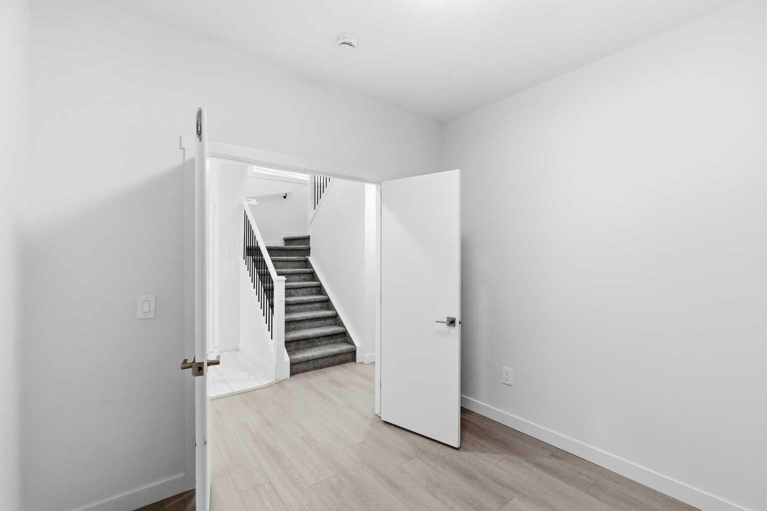 505, CORNER MEADOWS WAY  