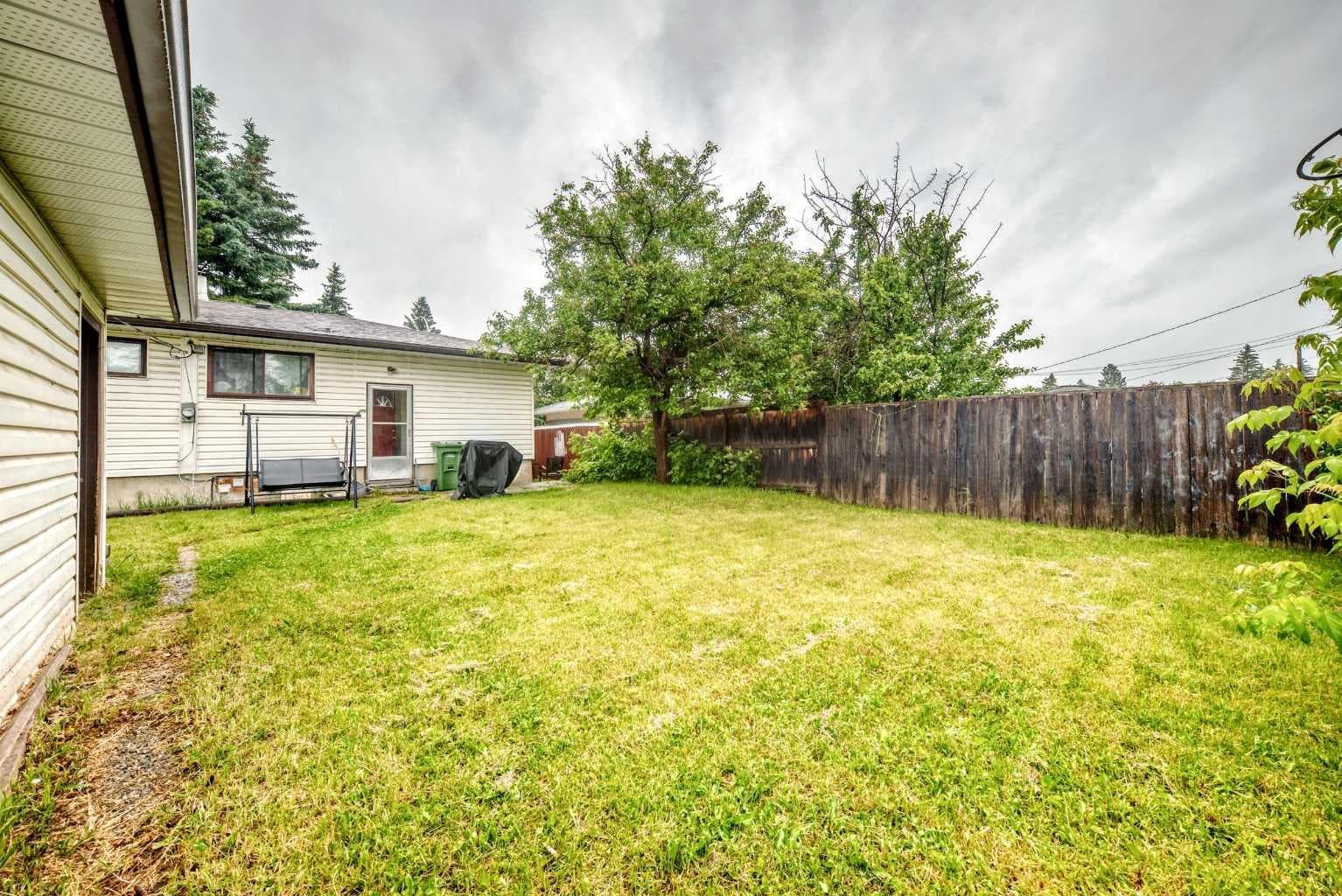 60 Hogarth Crescent SW