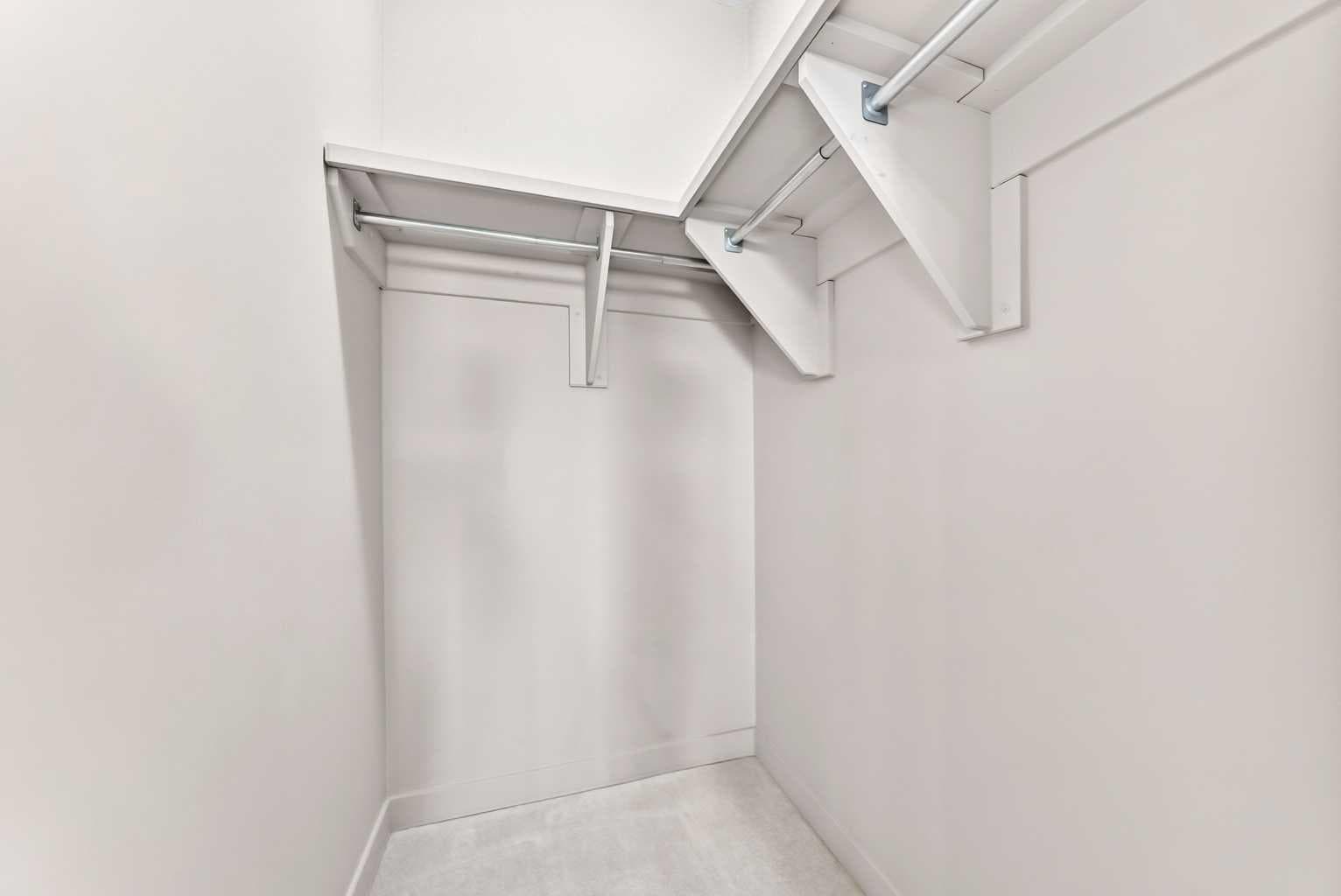 306, 69 Springborough Court SW