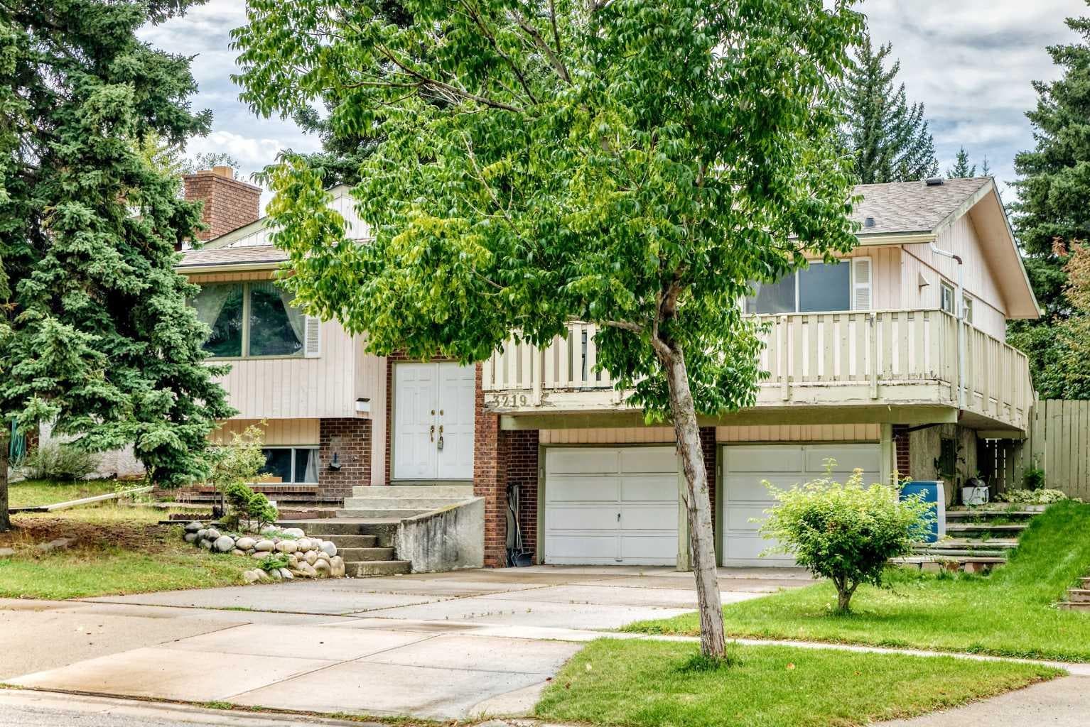 3219 Palliser Drive SW
