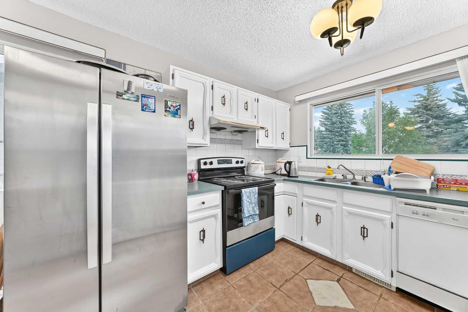 3219 Palliser Drive SW