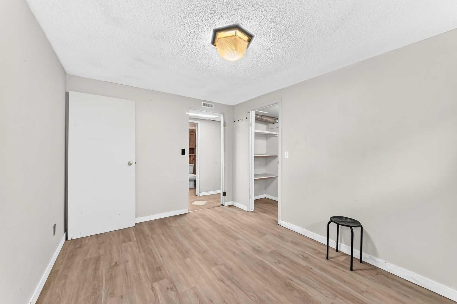 3219 Palliser Drive SW