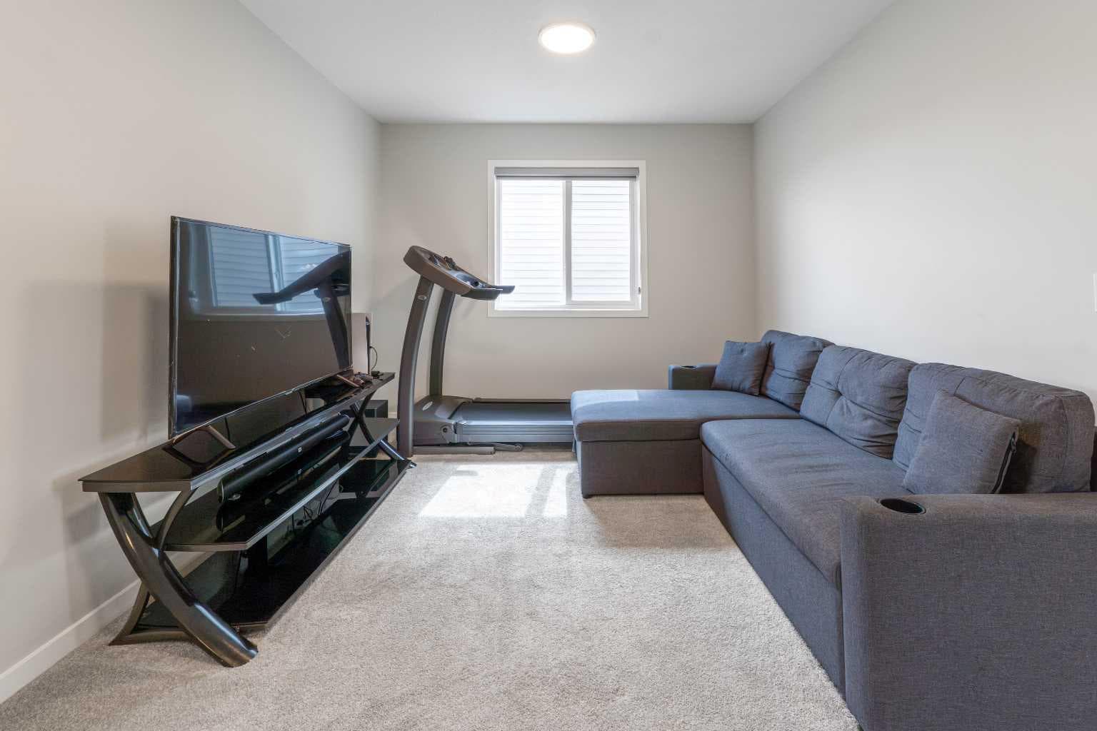 321 Ellen Park 