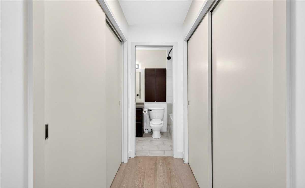 421, 35 Richard Court SW