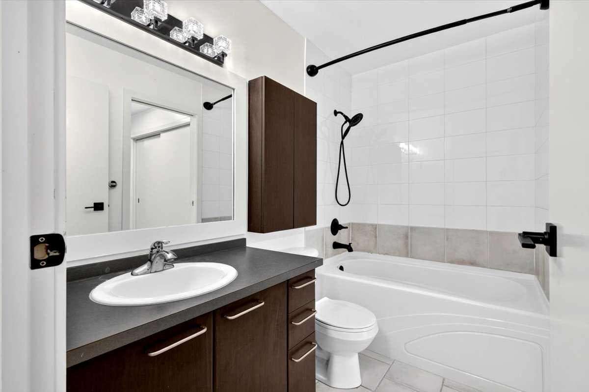 421, 35 Richard Court SW