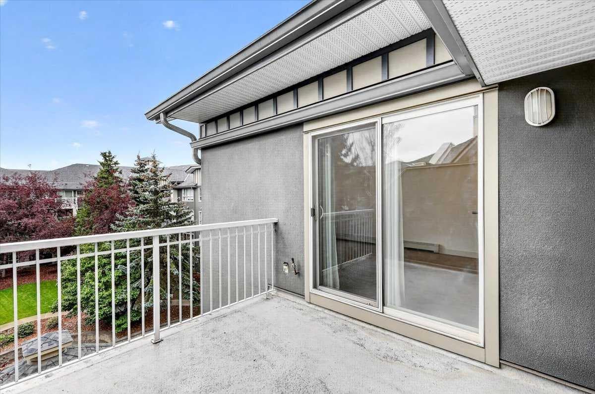 421, 35 Richard Court SW