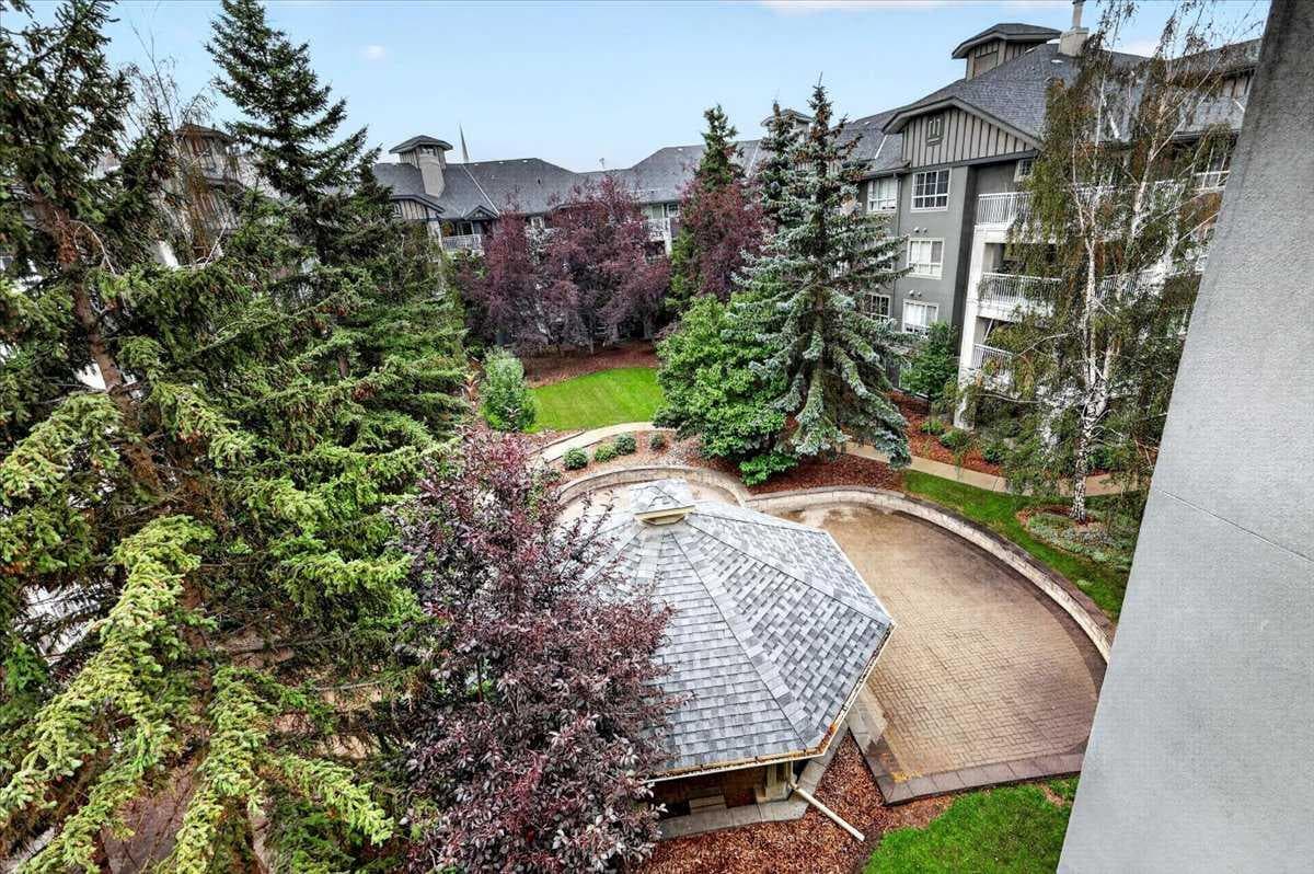 421, 35 Richard Court SW