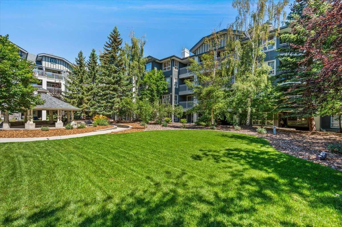 421, 35 Richard Court SW