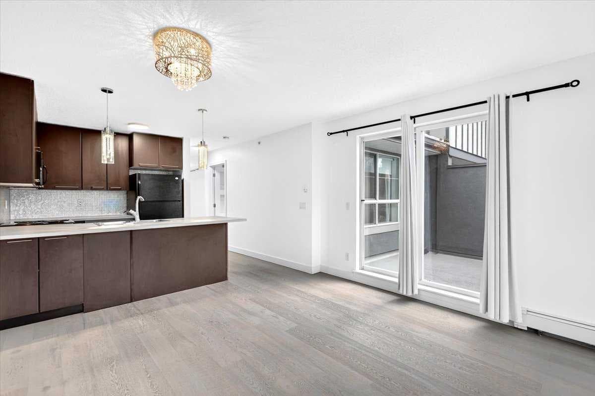 421, 35 Richard Court SW