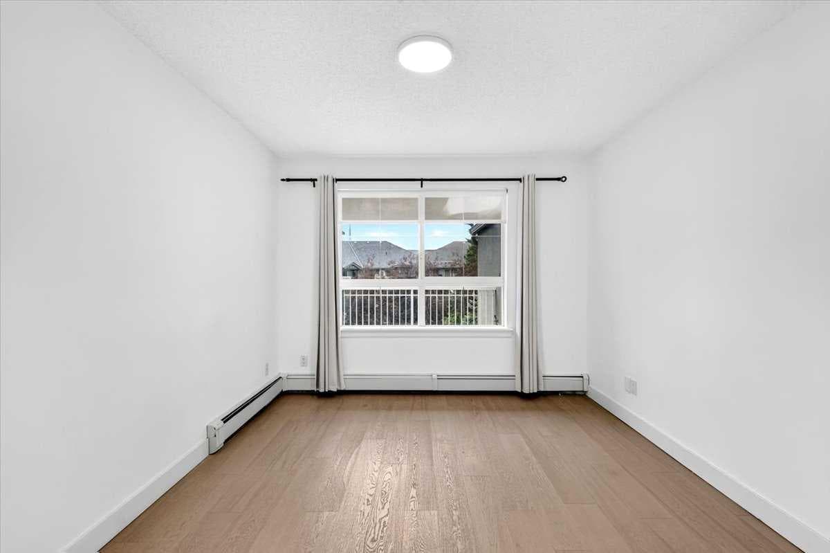 421, 35 Richard Court SW