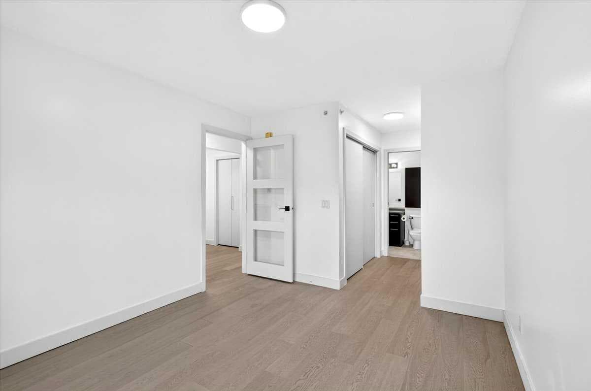 421, 35 Richard Court SW