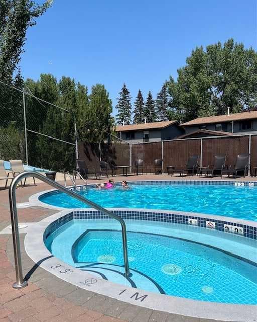 27, 10910 Bonaventure Drive SE