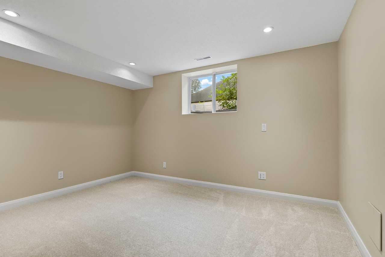 48 Butler Crescent NW