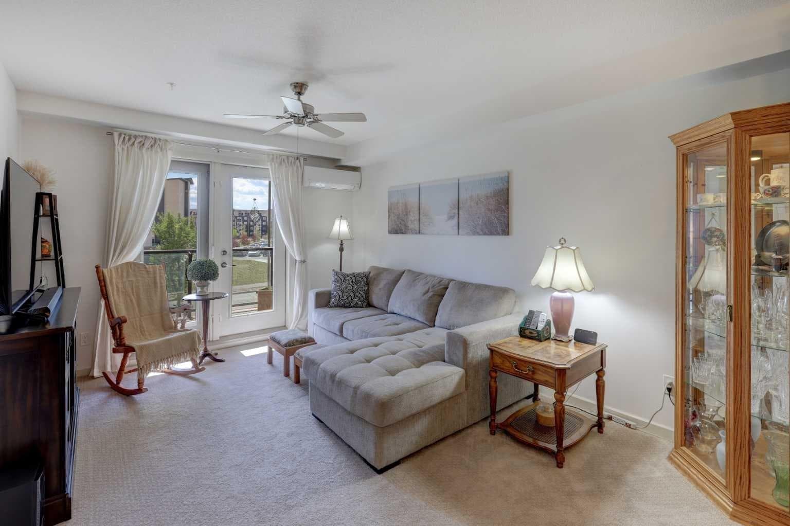 2207, 10 Market Boulevard SE