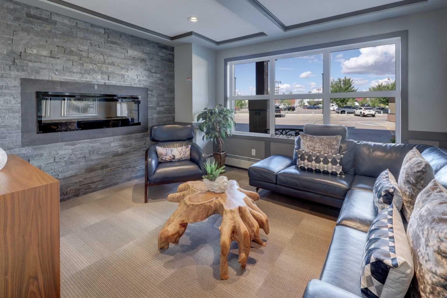 2207, 10 Market Boulevard SE