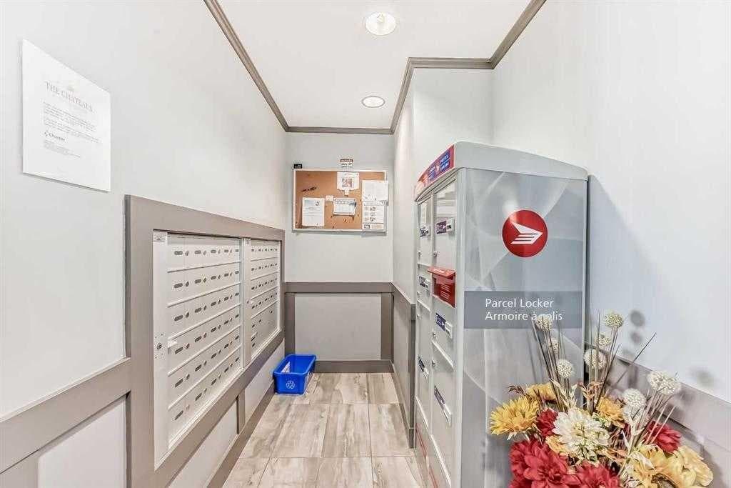 2207, 10 Market Boulevard SE