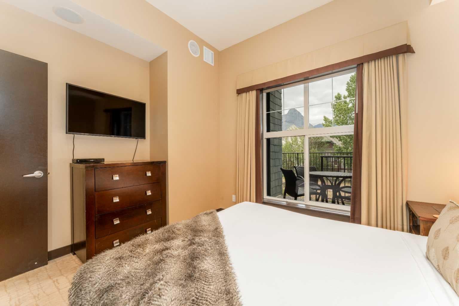 111C, 1818 Mountain Avenue 