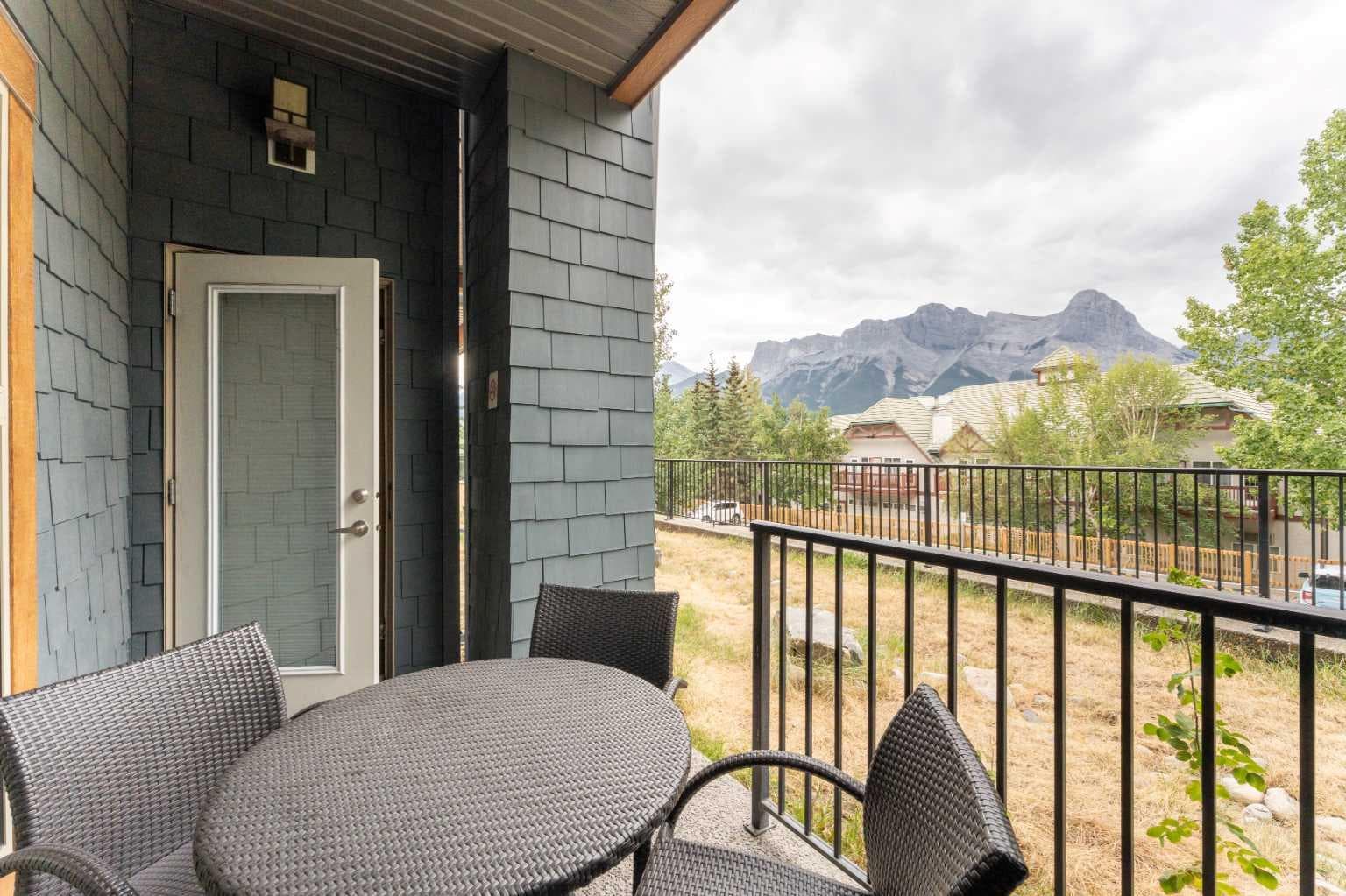 111C, 1818 Mountain Avenue 