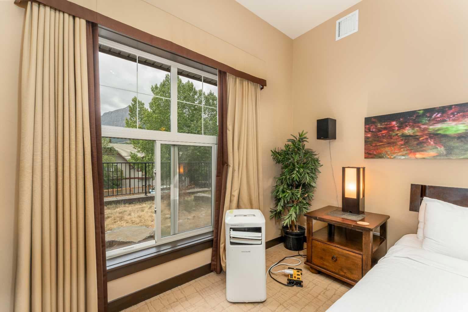111C, 1818 Mountain Avenue 