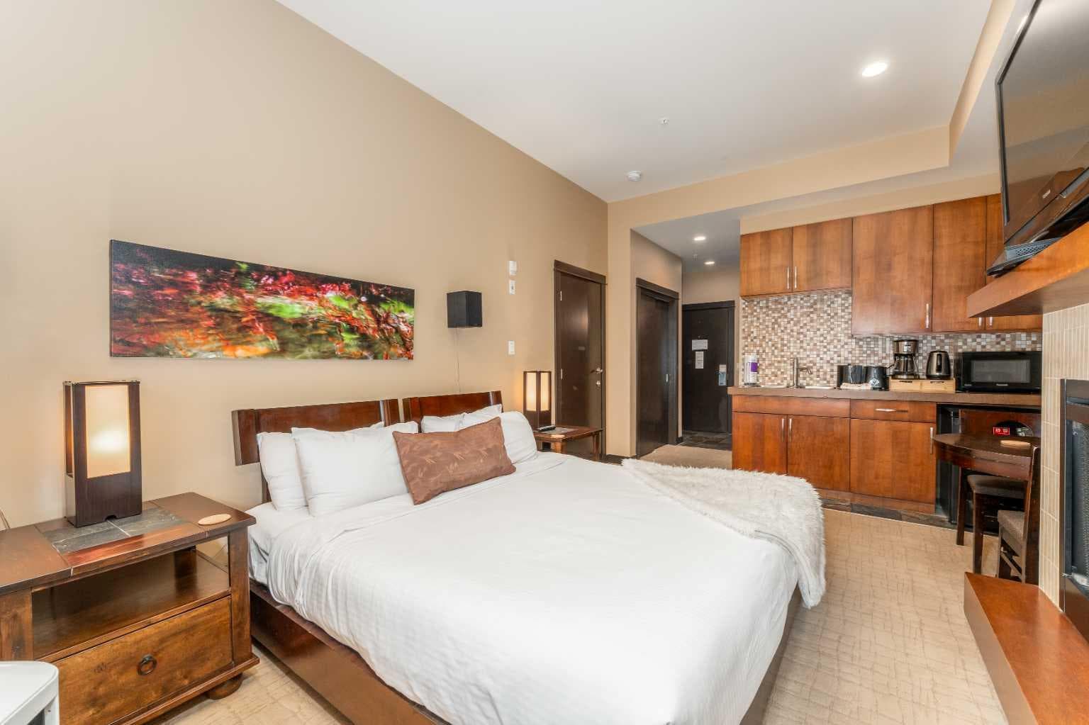 111C, 1818 Mountain Avenue 