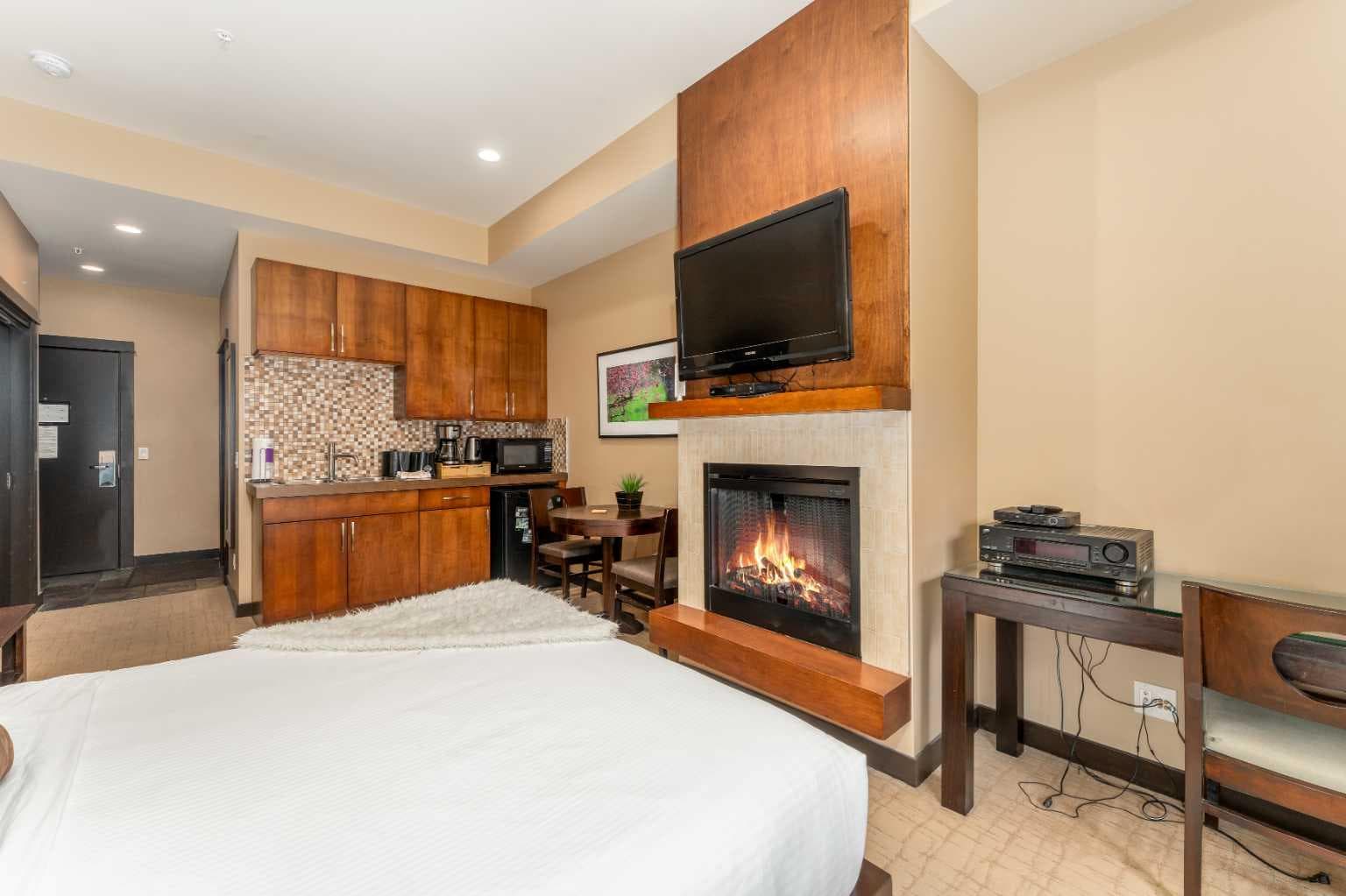 111C, 1818 Mountain Avenue 