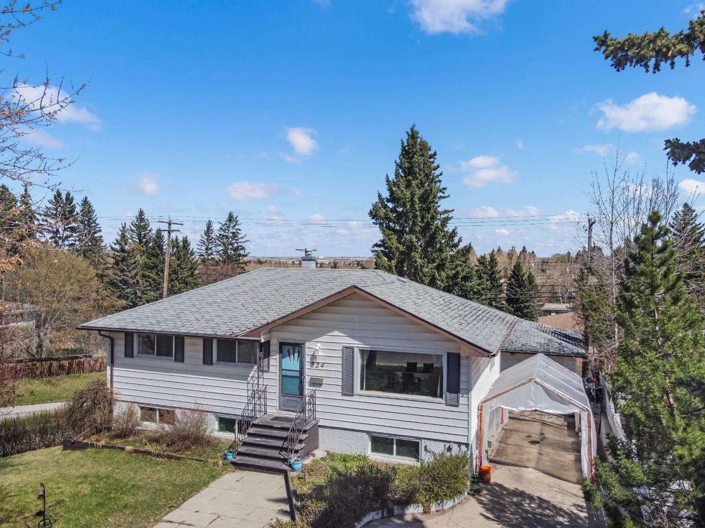 224 Hendon Drive NW