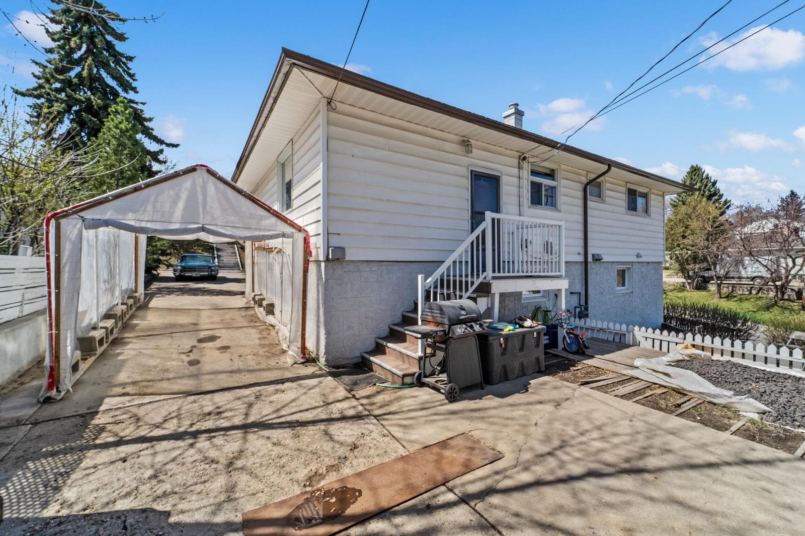 224 Hendon Drive NW