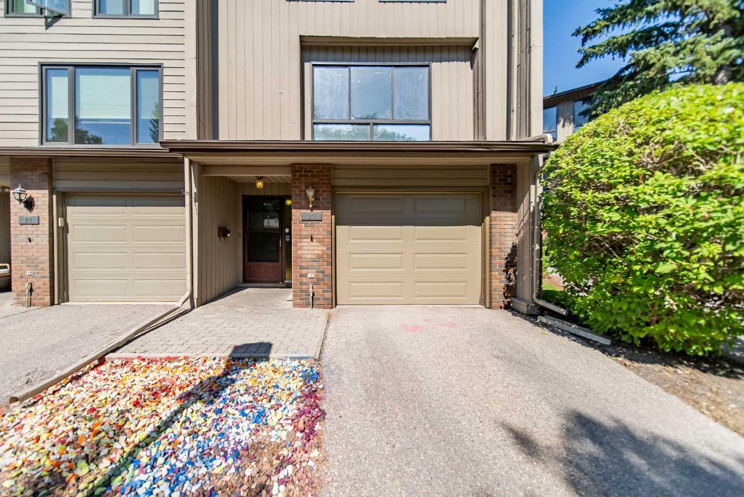 22 Point Mckay Court NW