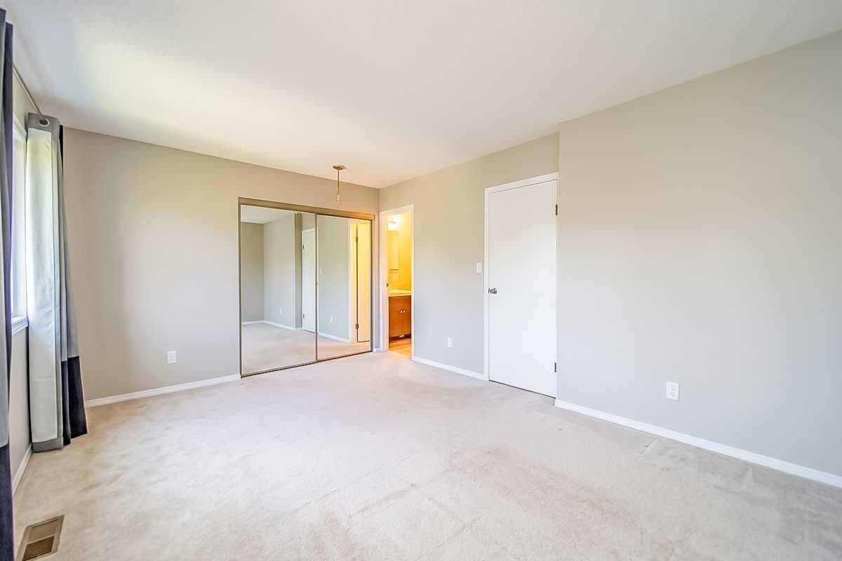 22 Point Mckay Court NW