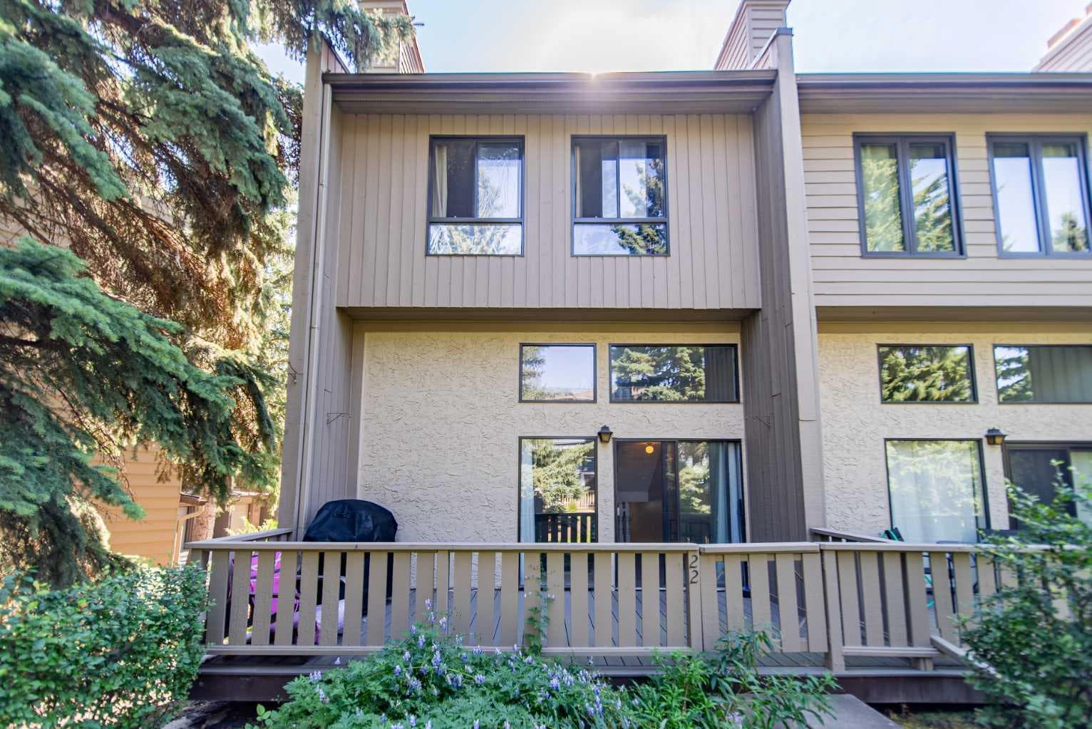 22 Point Mckay Court NW