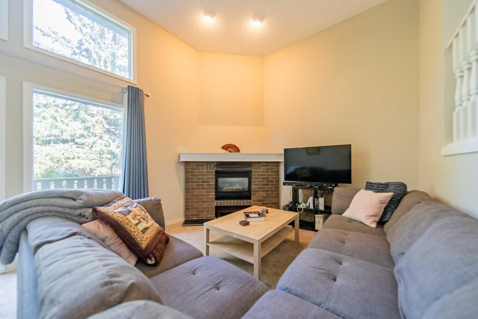22 Point Mckay Court NW