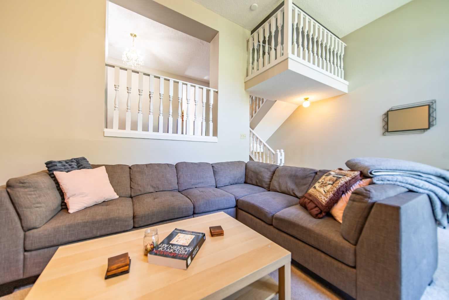 22 Point Mckay Court NW