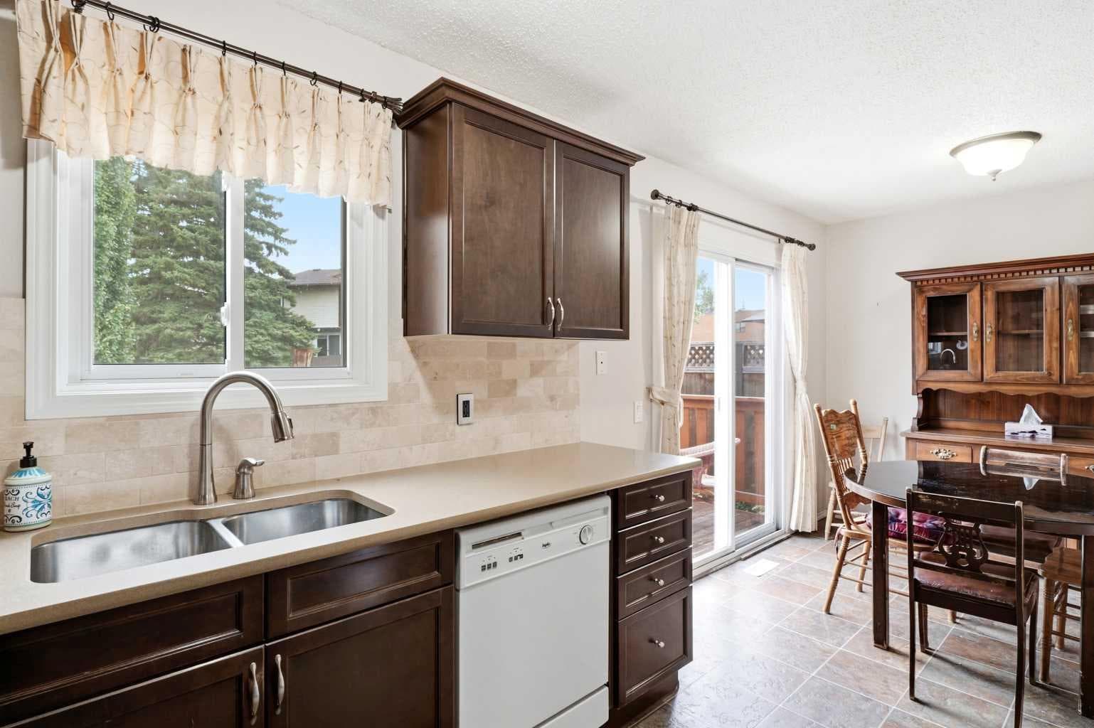30 Bermuda Drive NW