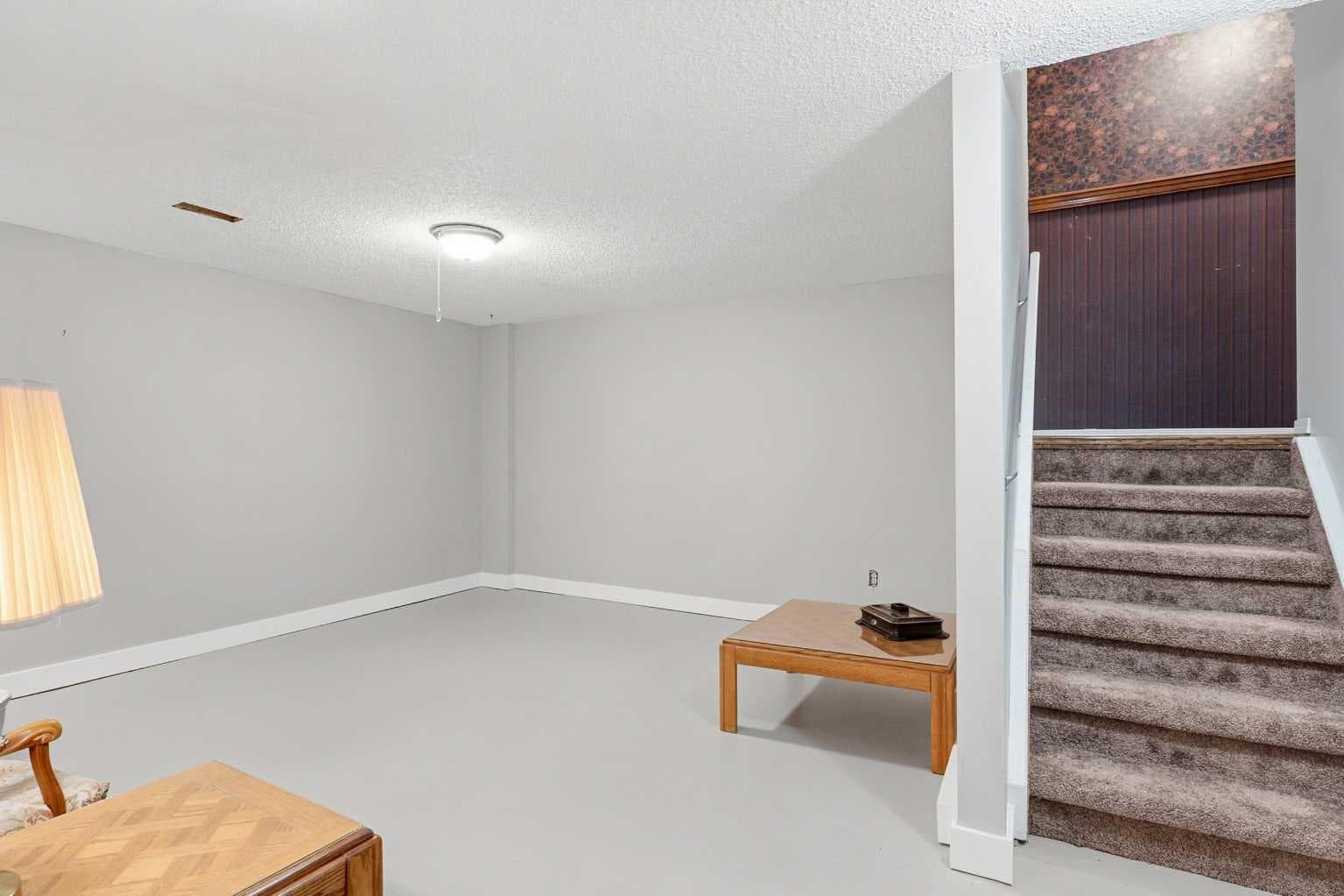 30 Bermuda Drive NW