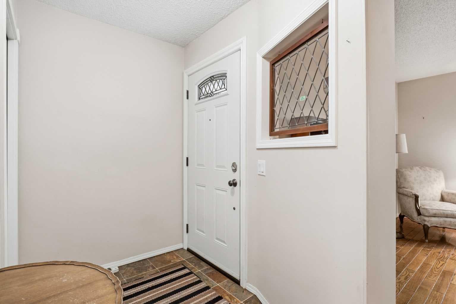 30 Bermuda Drive NW