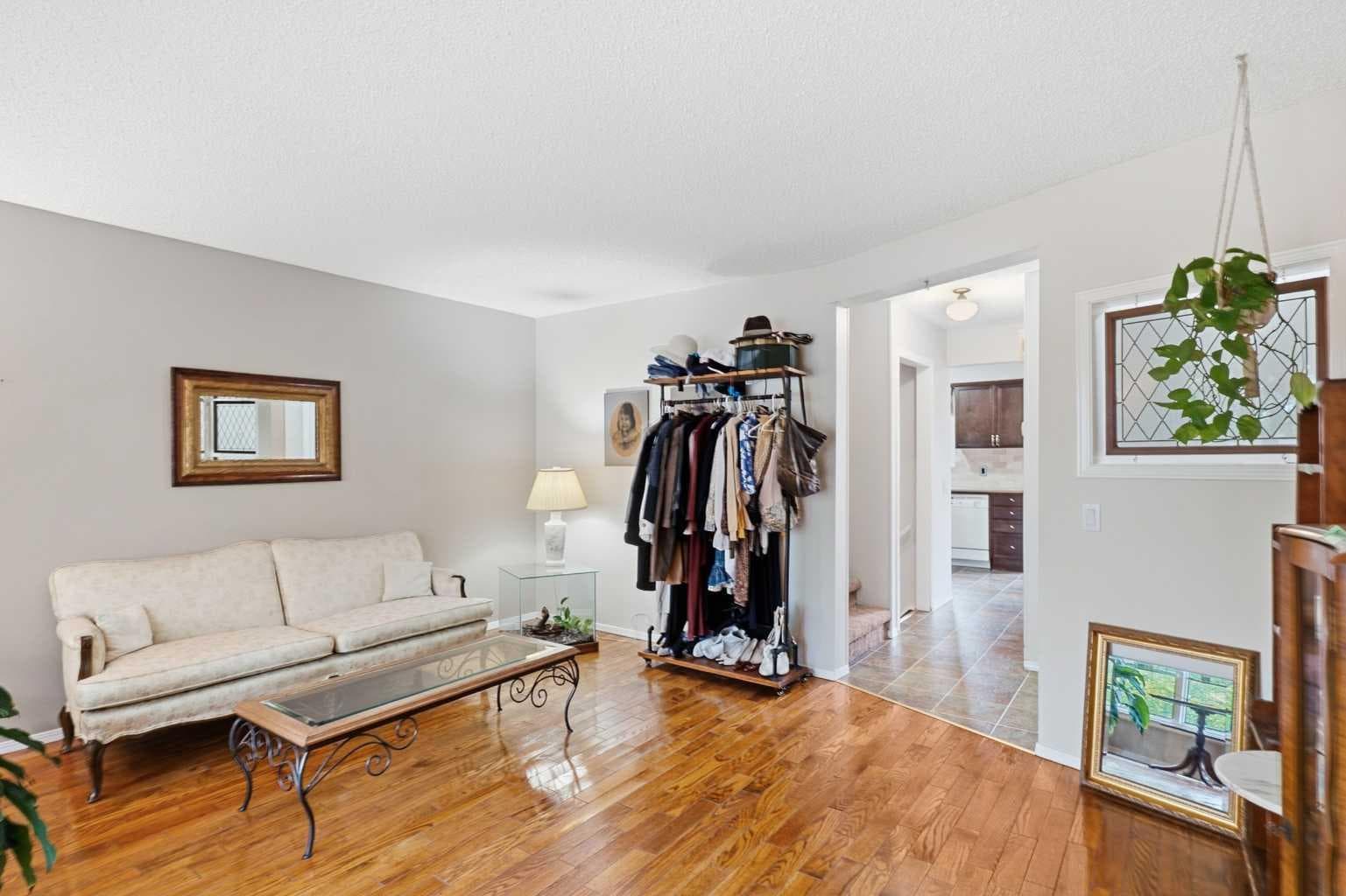 30 Bermuda Drive NW