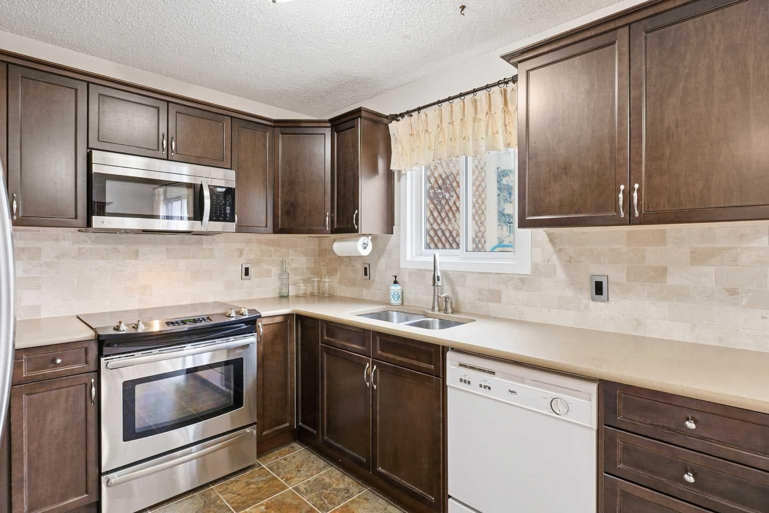 30 Bermuda Drive NW