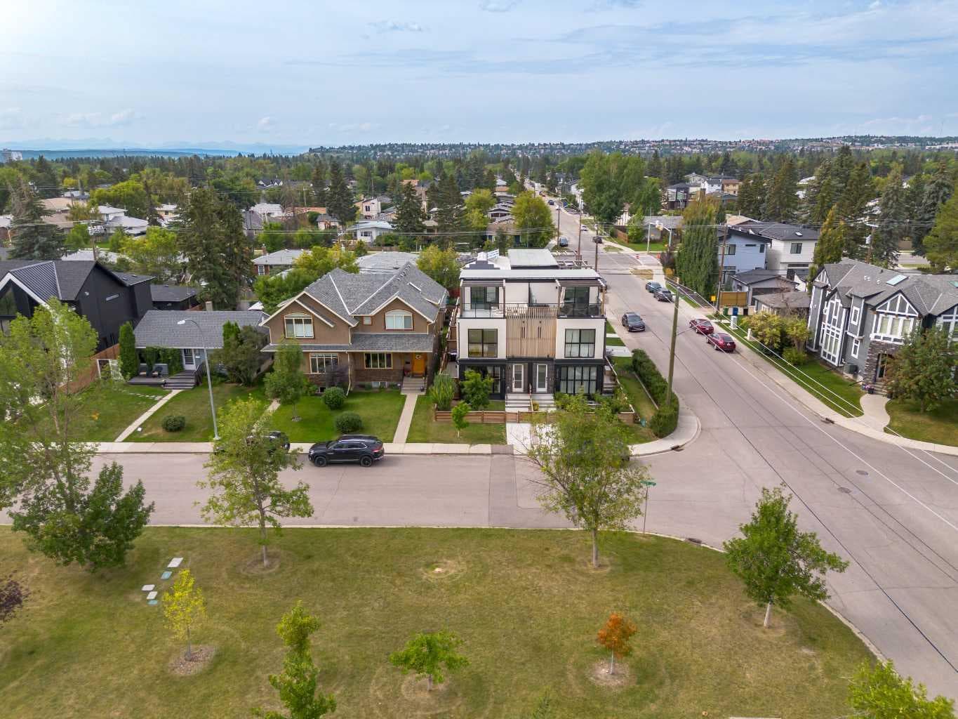 3105 Kildare Crescent SW