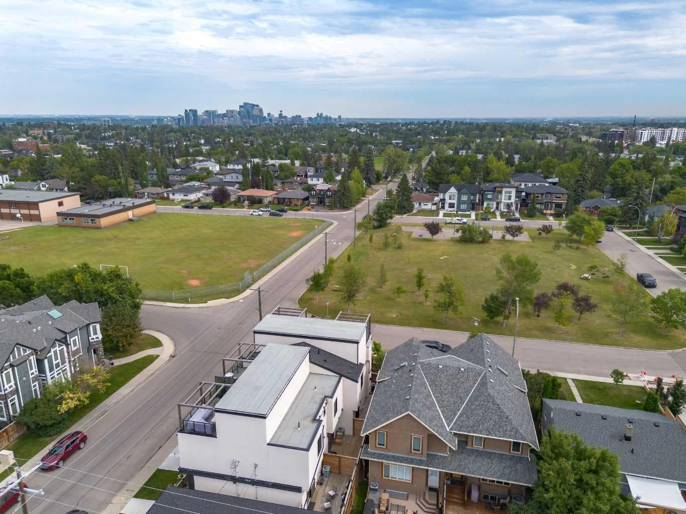 3105 Kildare Crescent SW