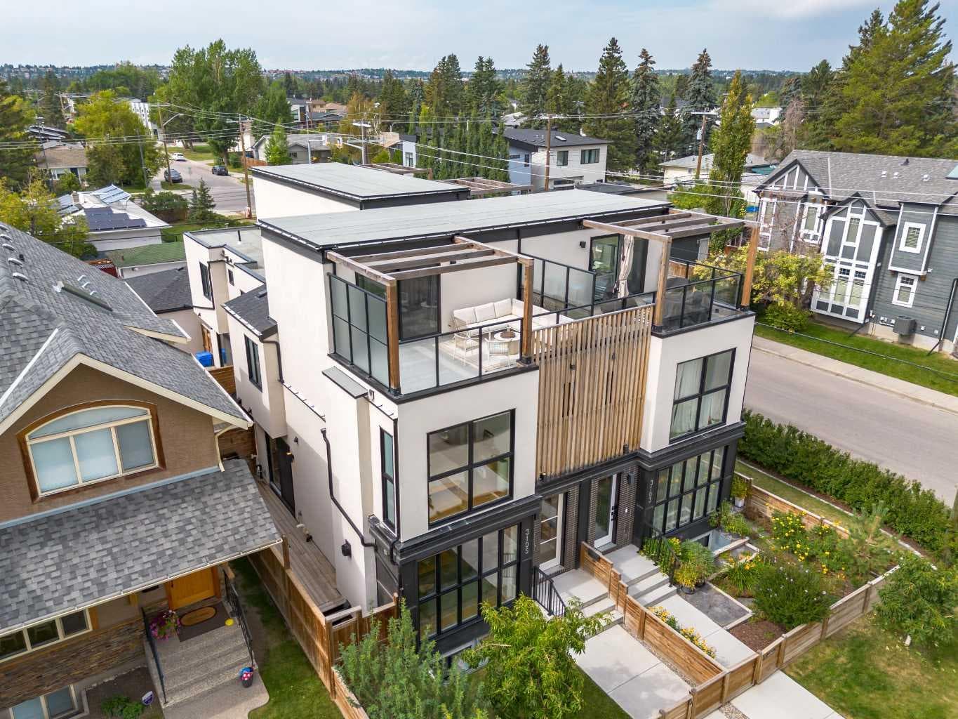 3105 Kildare Crescent SW