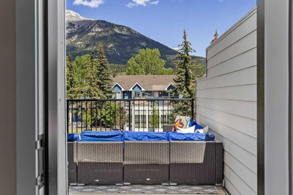 104, 1106 Bow valley Trail 