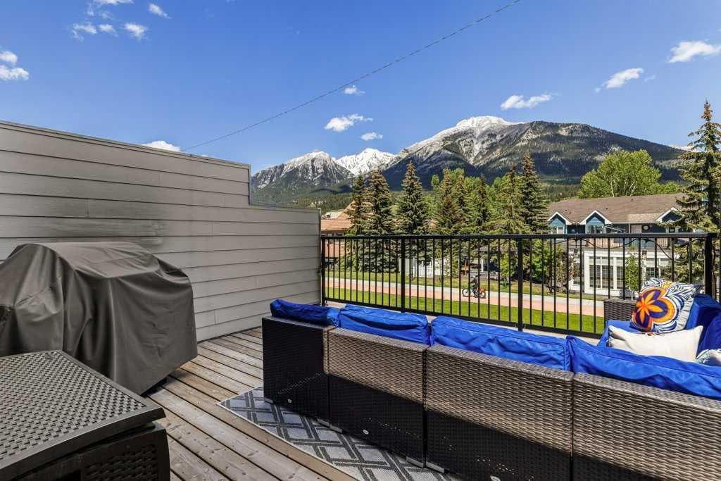 104, 1106 Bow valley Trail 