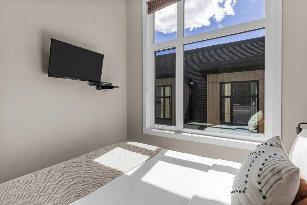 104, 1106 Bow valley Trail 