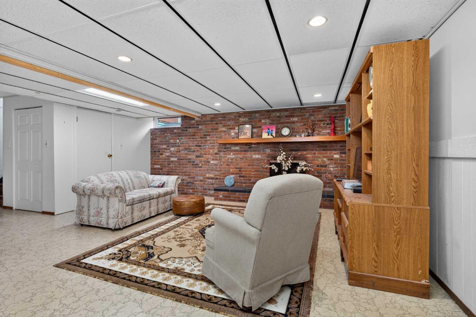 187 Silver Brook Road NW